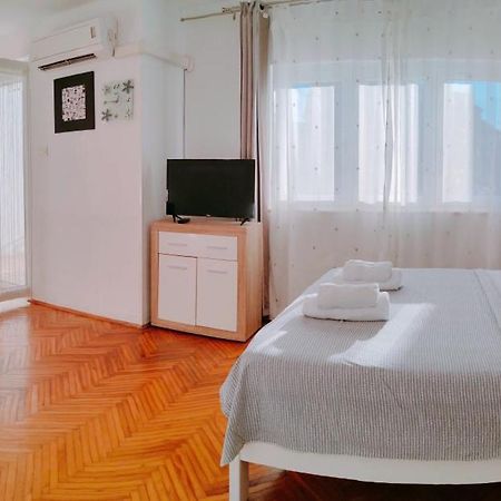 Apartmani Bojana 로비니 외부 사진