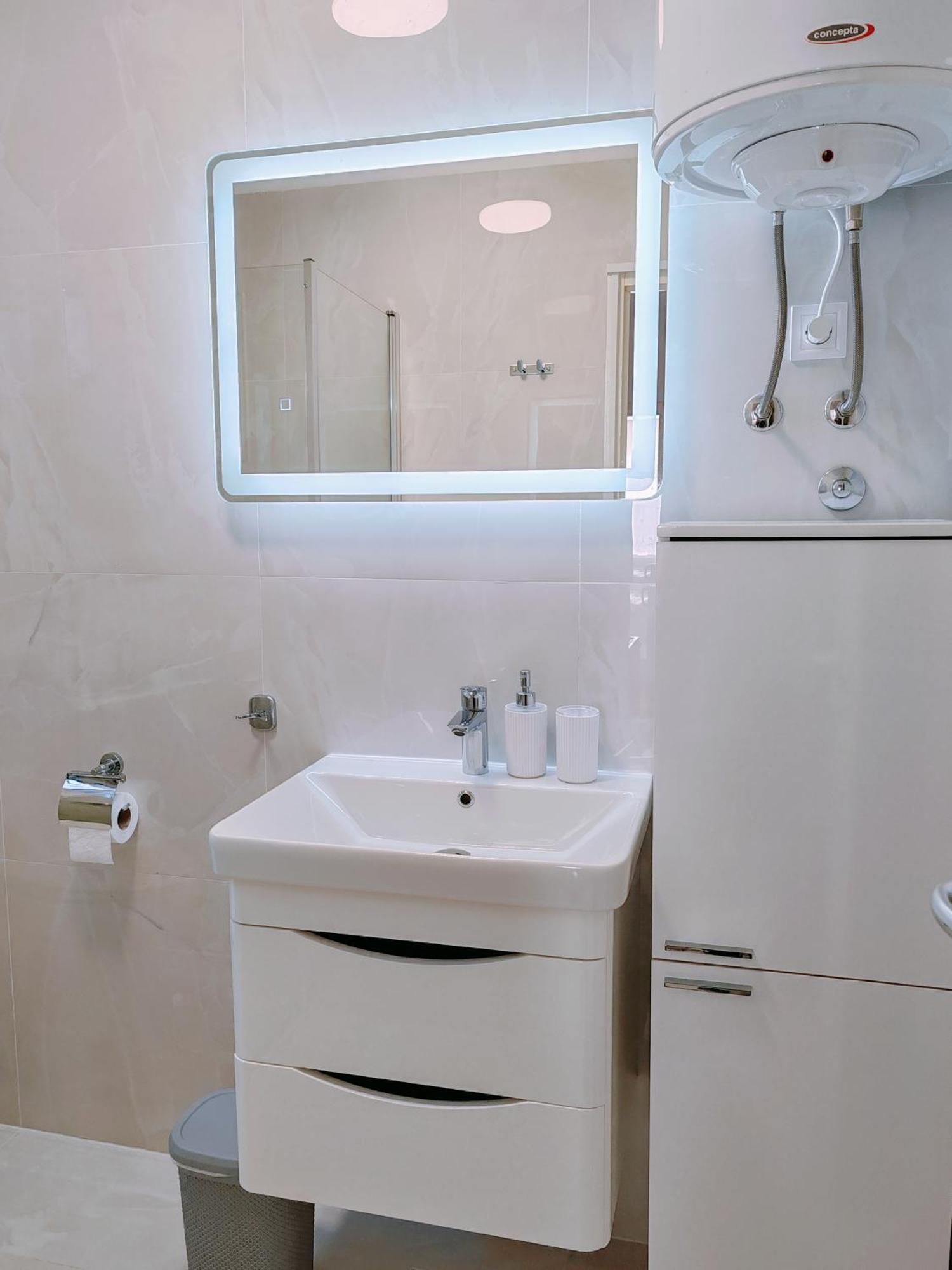 Apartmani Bojana 로비니 외부 사진